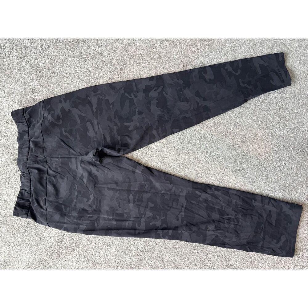NWOT Lululemon Camo Keep Moving Pant 7/8 High-Rise l Camo Multi Grey, Sz 8 $128 - Picture 5 of 9